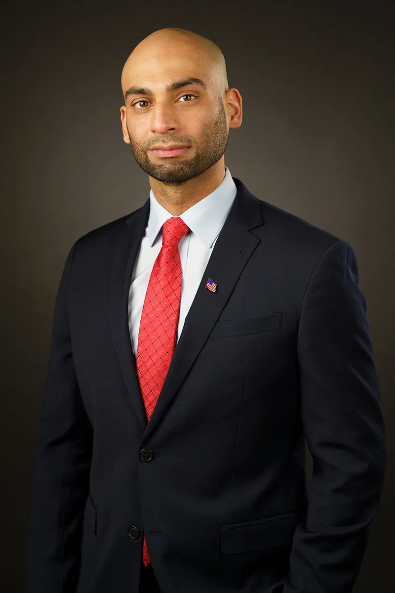 Authentic professional headshot photographed by Len Marks